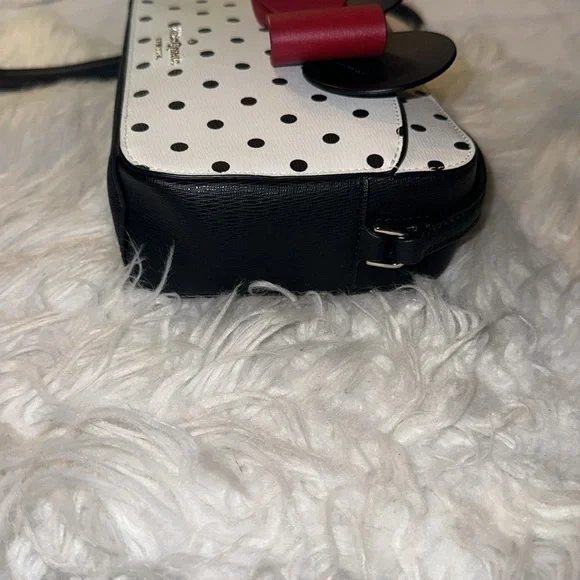 Kate Spade Disney x Minnie Mouse Camera Bag Crossbody Purse Bow Polka Dots EUC - Picture 6 of 12